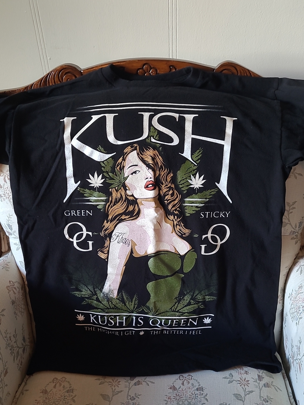 Green Queen Graphic Tee - Black